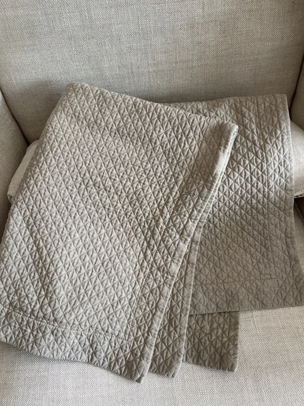 Restoration Hardware Set of 2 Diamond Quilted Pillow Shams Cotton 28x34